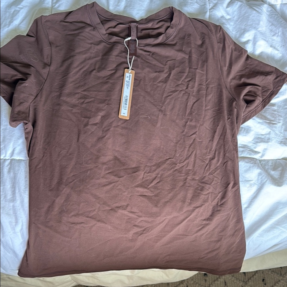 Skims Fits Everybody T-Shirt